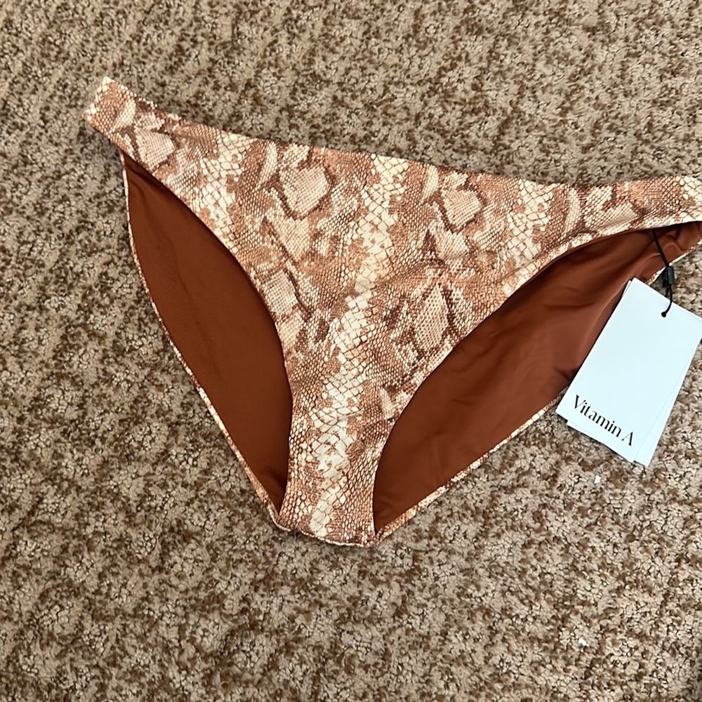Bottom ONLY (top sold separately and separate post).. willing to sell as a set